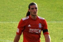 Liverpool tell Carroll to decide on future amid Newcastle talk